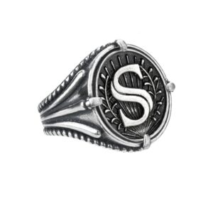 Anello con Iniziale