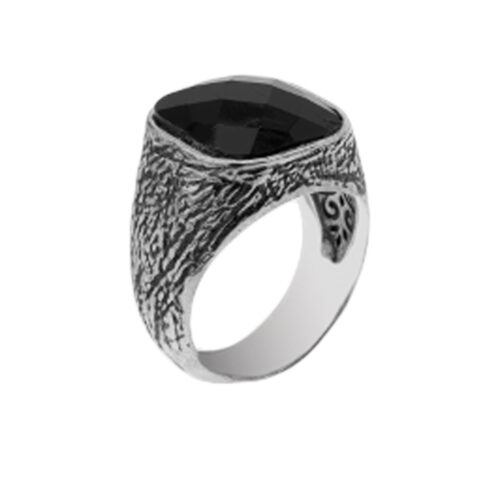Anello battuto con gemma